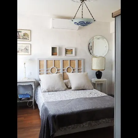 Bed & Breakfast Eiffel Tower Paris Paris