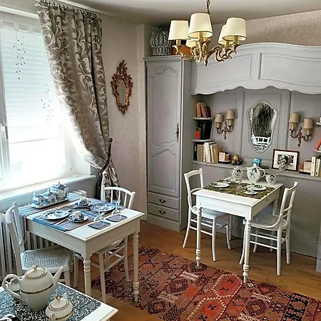 Eiffel Tower Paris Bed & Breakfast Salbris