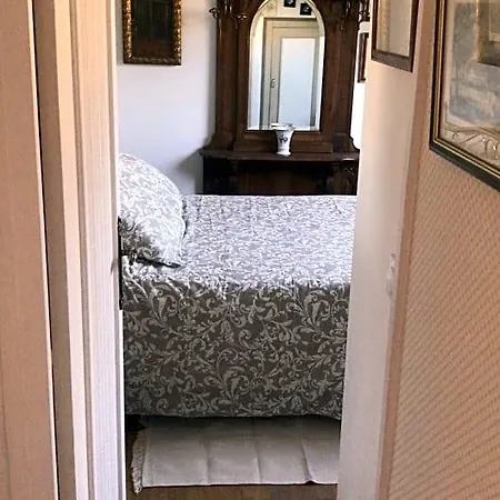 Eiffel Tower Paris Bed & Breakfast Paříž