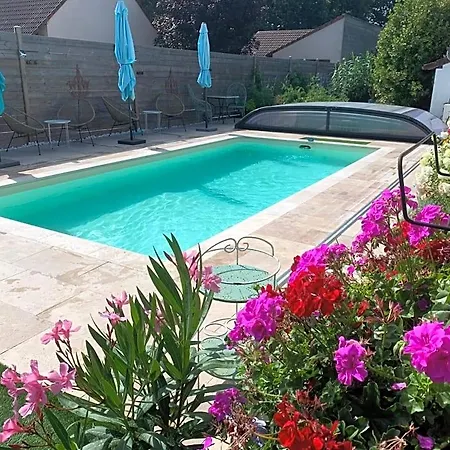 Eiffel Tower Paris Bed & Breakfast